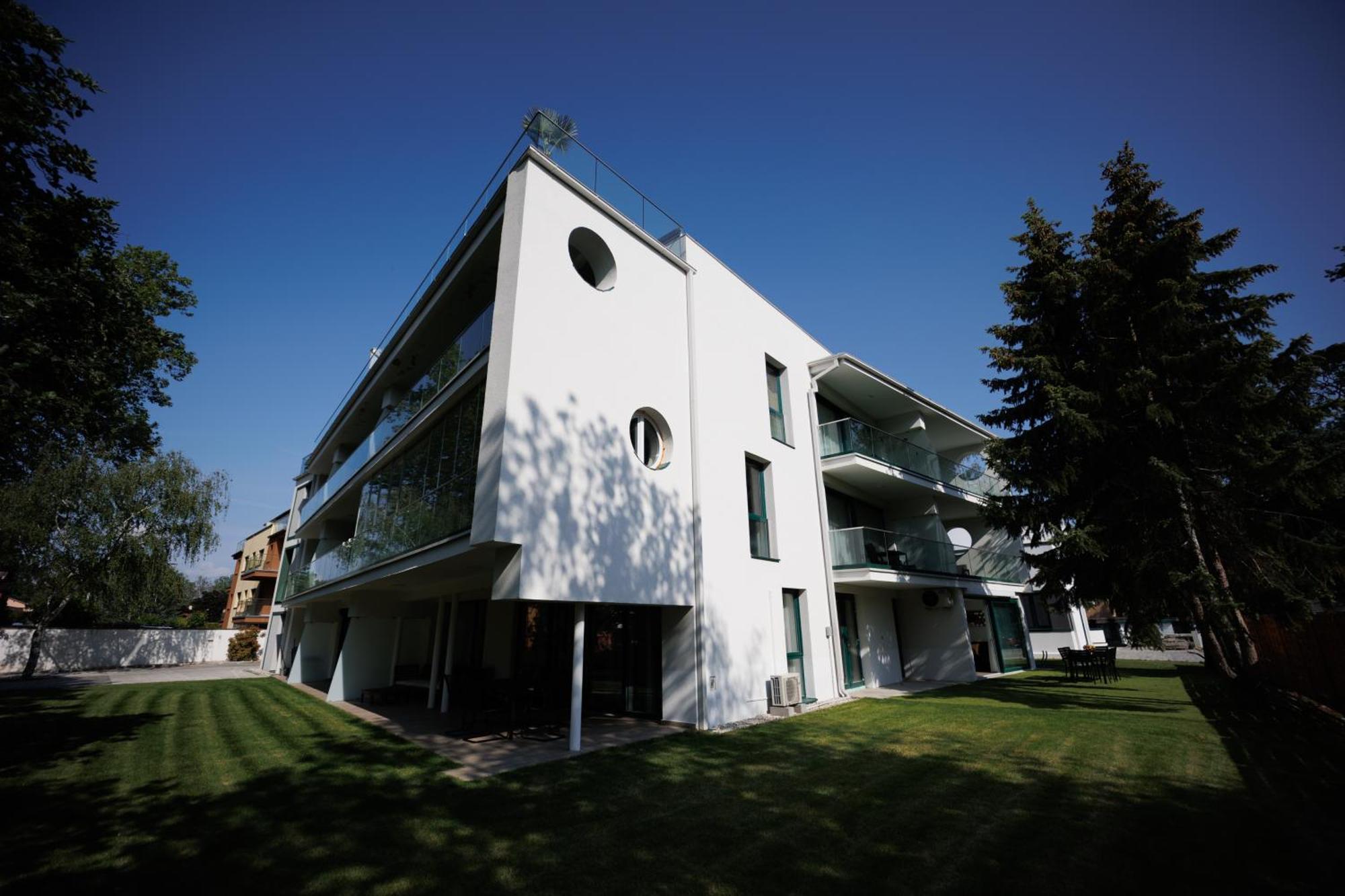 Villa Bauhaus Wellness Apartman 202 Siófok Exterior foto